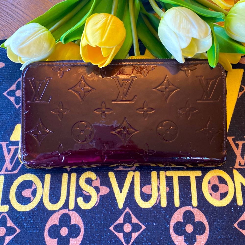 Authentic Louis Vuitton Vernis Zip Continental Wallet w Box Dustbag